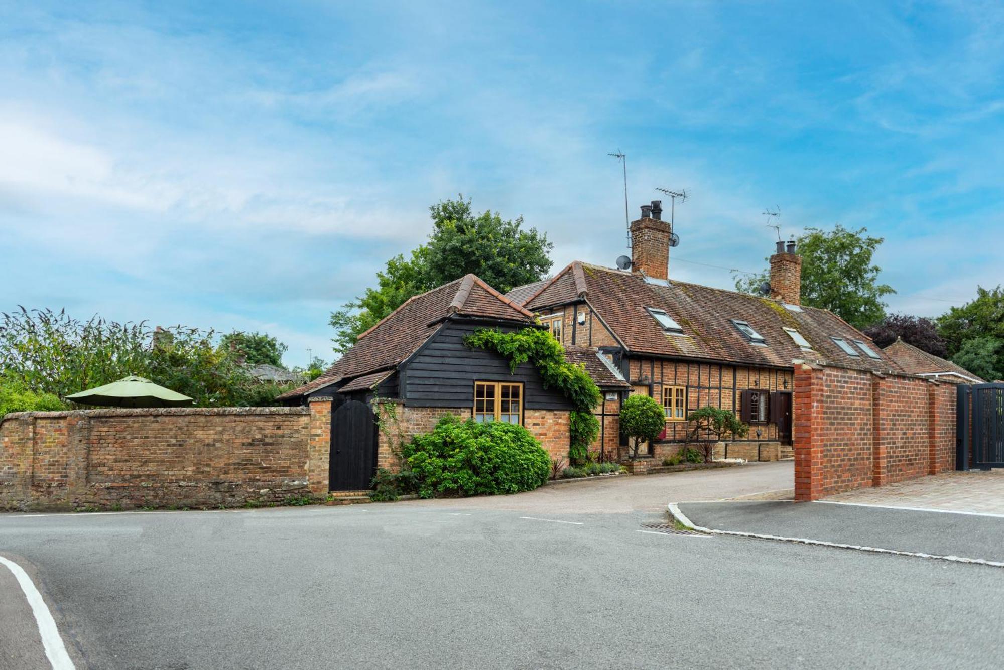 Beautiful Village Cottage, Woburn Kültér fotó